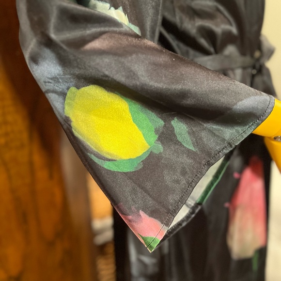 Womens Robe - Picture 4 of 6